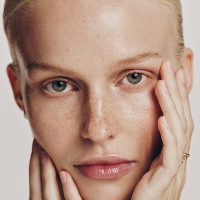 Why Your Makeup Glow Fades With The Day (And How To Make It Stay)