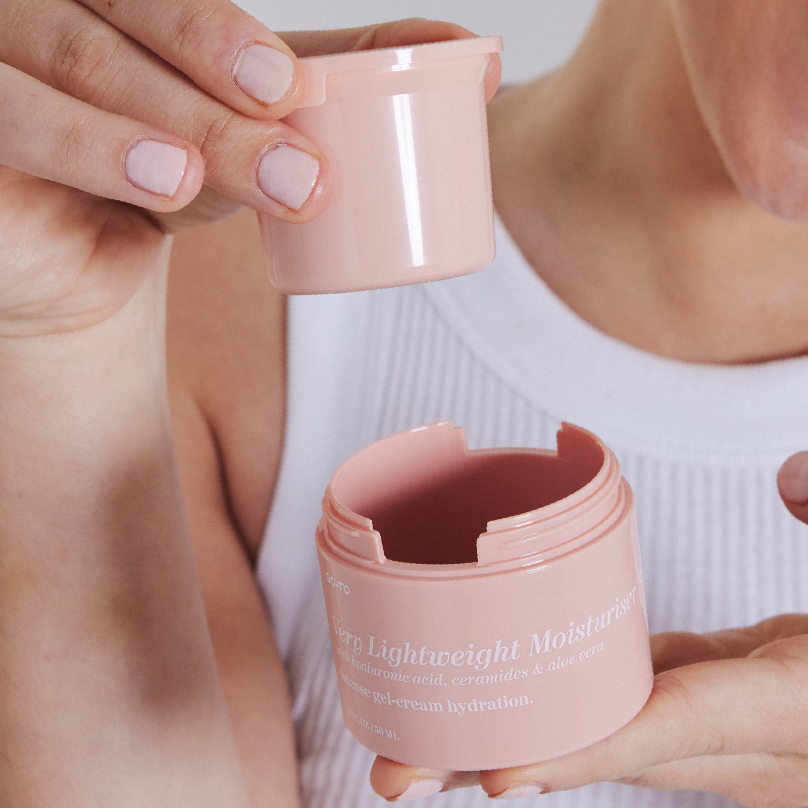 Very Lightweight Moisturiser Refill Moisturiser Go-To Skincare