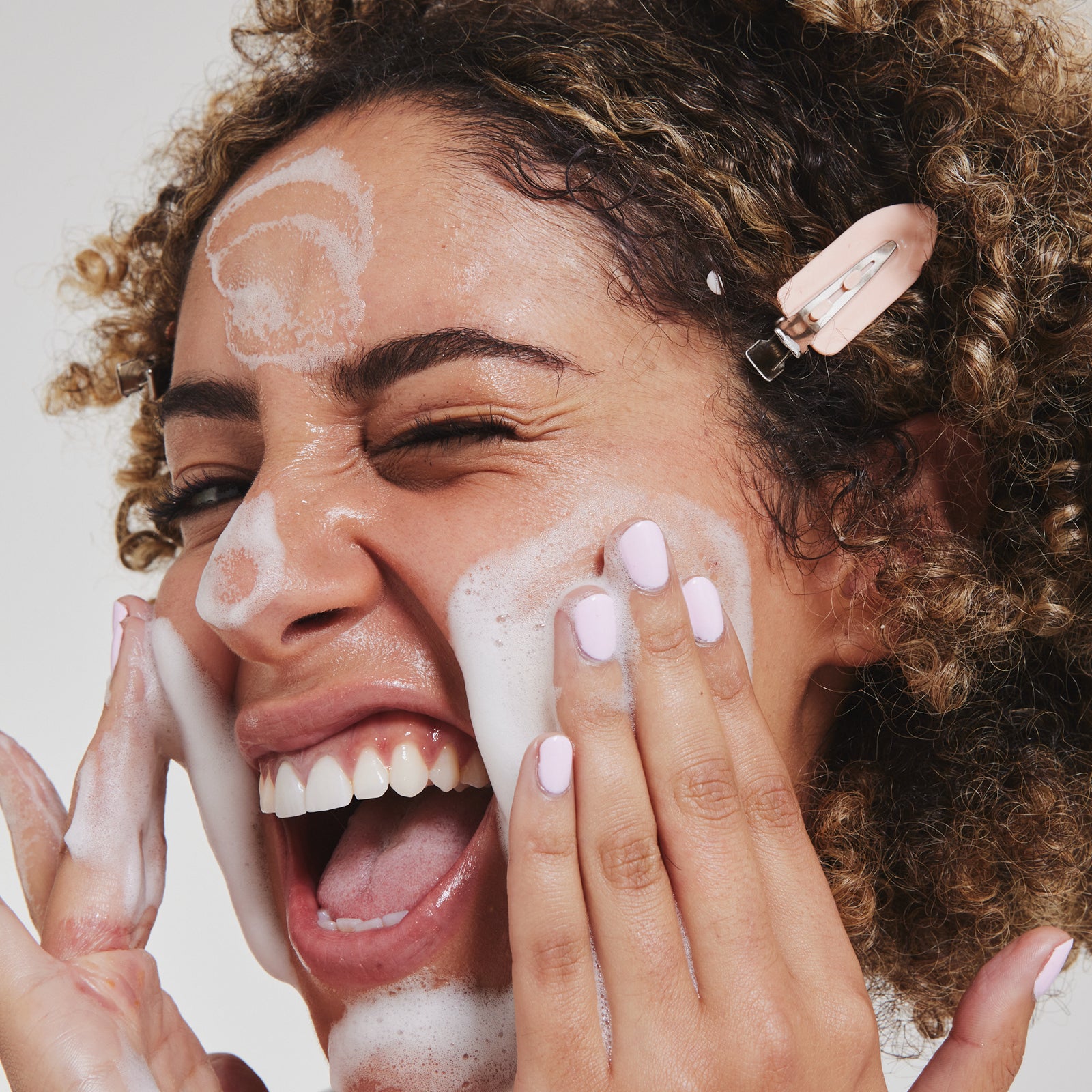 Properly Clean | Facial Cleanser | Go-To Skin Care